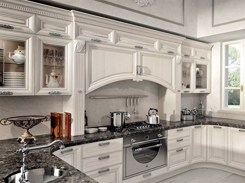 Wnętrze kuchni w stylu włoskim - zdjęcie