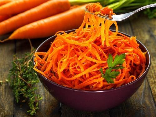 wie man Karotten isst