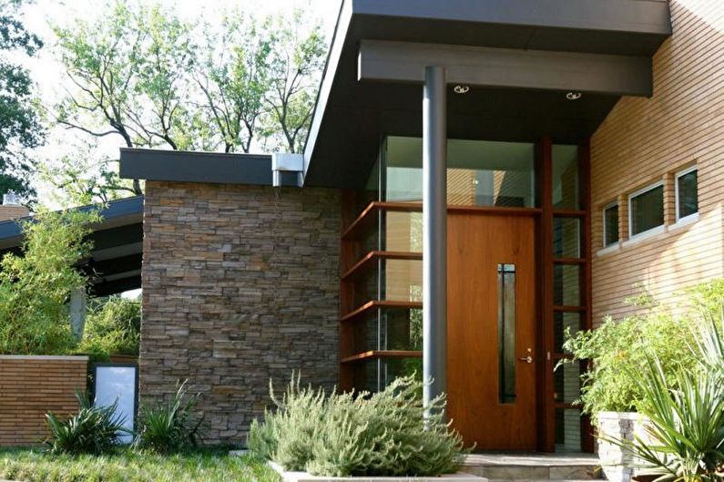 Izdelava verande z nadstreškom za zasebno hišo - fotografija