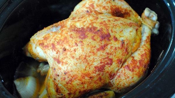 اخبز الدجاج في طباخ بطيء