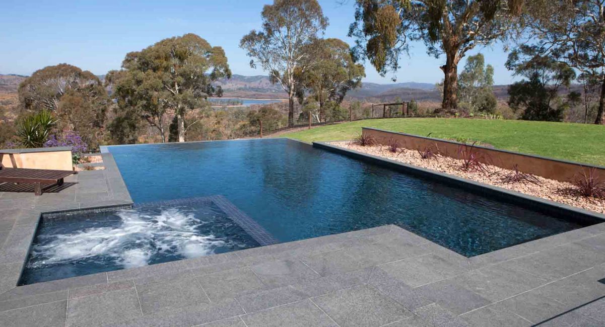 Betonski bazeni so običajno tipa vkopani v zemljo