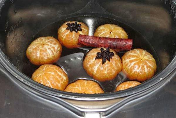 Mandarinenmarmelade in einem Slow Cooker