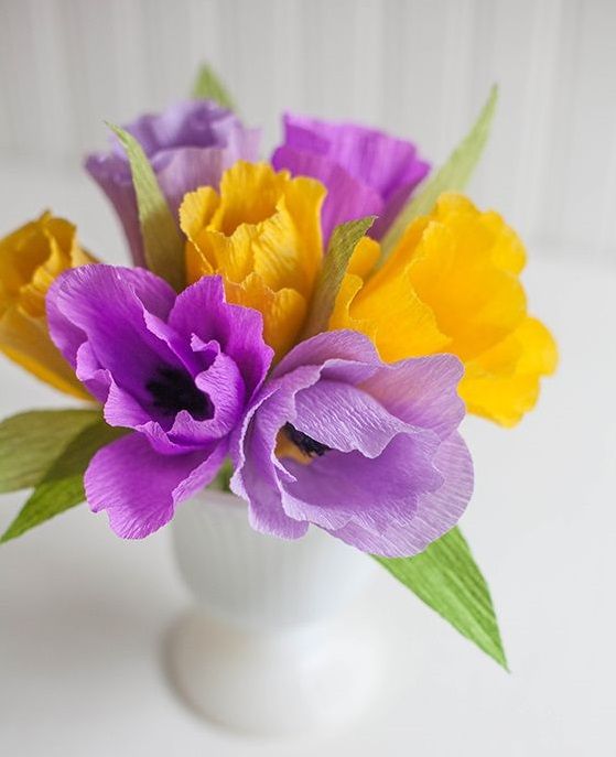 Los tulipanes brillantes decorarán cualquier rincón de la casa.