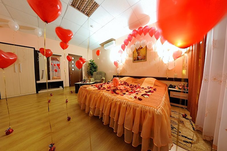 Cum să decorați un apartament pe 14 februarie - Baloane