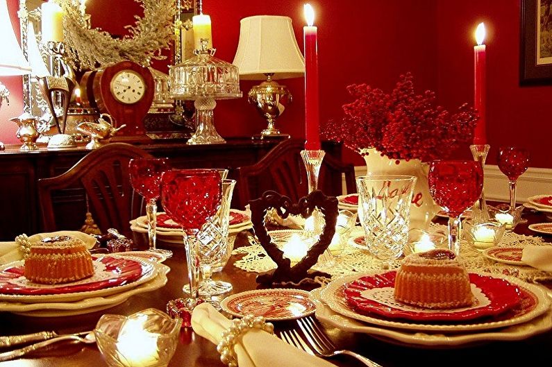 Cum să decorați un apartament pentru 14 februarie - Servirea mesei