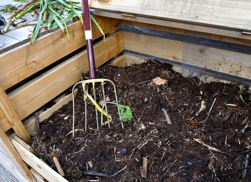 jak urychlit zrání kompostu