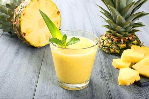 Několik plátků ananasu pomůže muži udržet účinnost na požadované úrovni.
