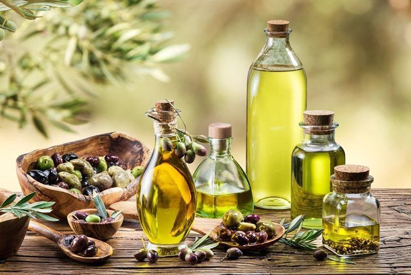 Olivenöl zum Braten und für Salate