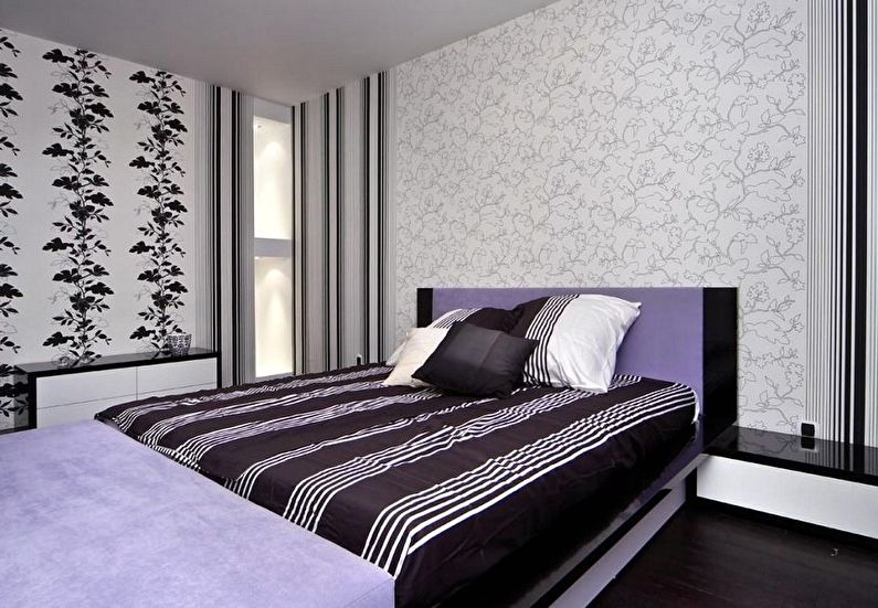 Vertikálna kombinácia tapiet v spálni
