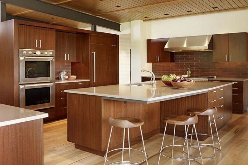 Interiérový dizajn hnedej kuchyne - foto