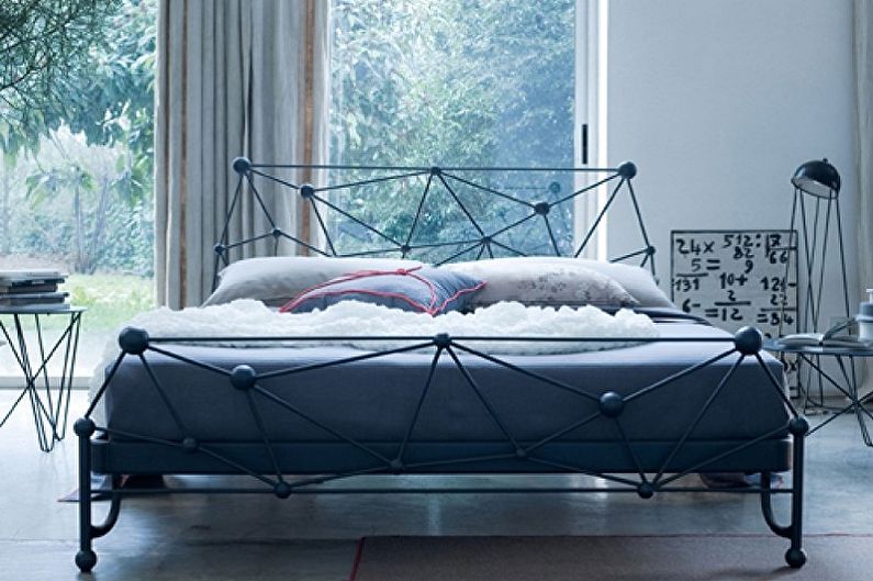 Tipuri de paturi din fier forjat în diferite stiluri - Hi-tech