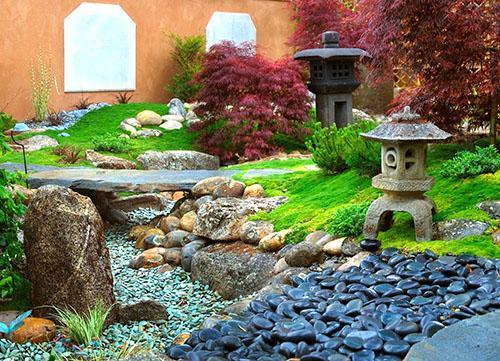 japonská zahrada a suchý potok