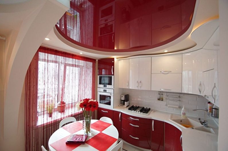 Design de cozinha vermelha - acabamento de teto