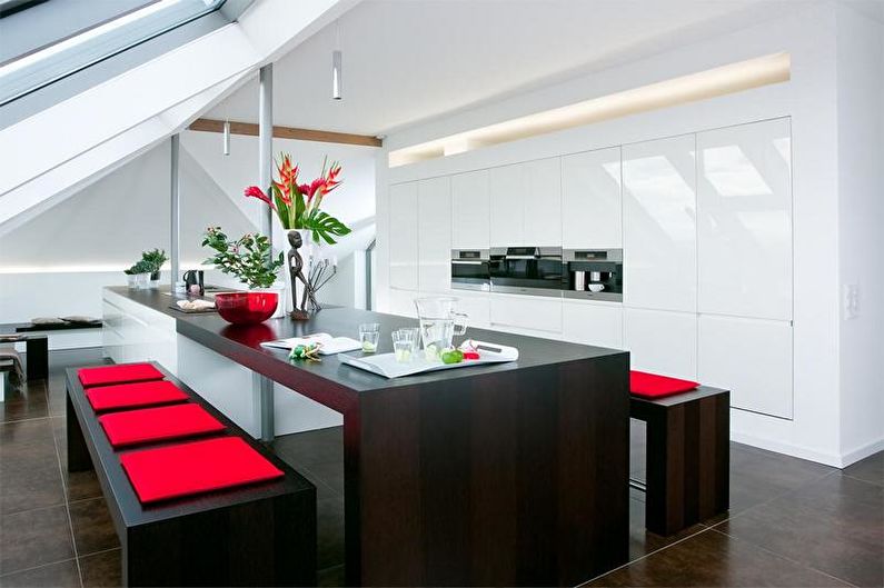 Rødt og svart kjøkkendesign - dekor og belysning