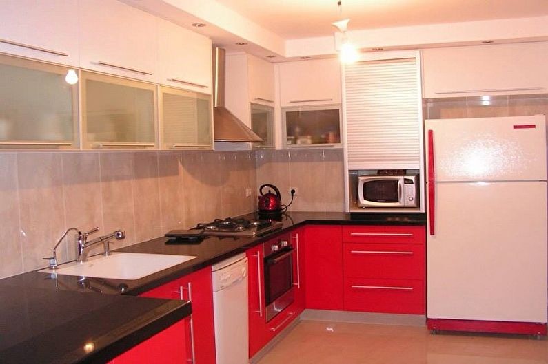Rødt og svart kjøkken - Interiørdesignfoto