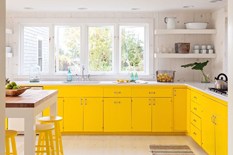 Kuchyne Ikea v jasných farbách - interiérový dizajn