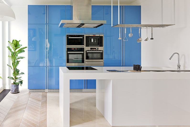 Design interior bucătărie cu insulă - fotografie