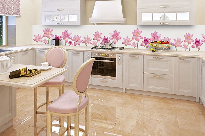 Różowy projekt kuchni - wykończenie podłogi