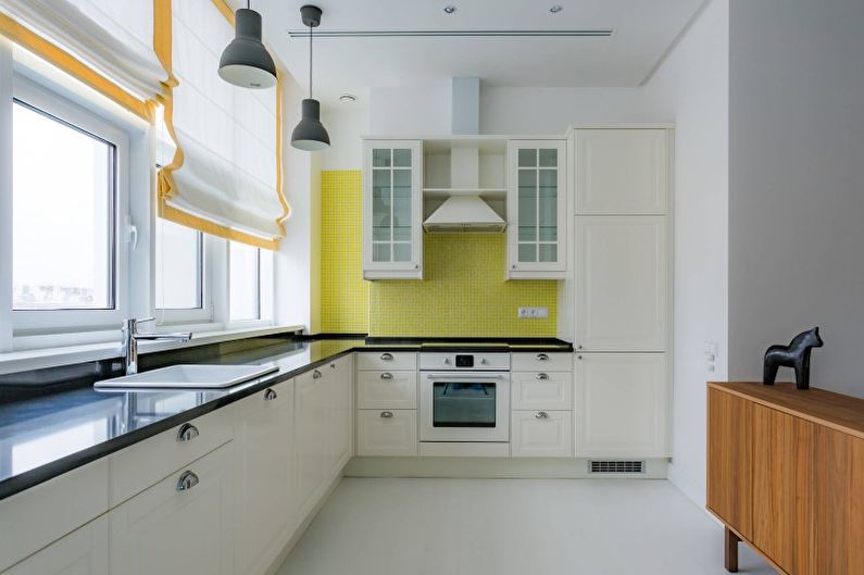 Inredning av köket i ljusa färger - foto