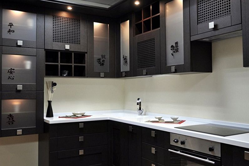Čierna kuchyňa v japonskom štýle - interiérový dizajn
