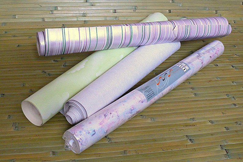 Tipos de papel tapiz lavable para la cocina: según el nivel de resistencia a la humedad y al desgaste