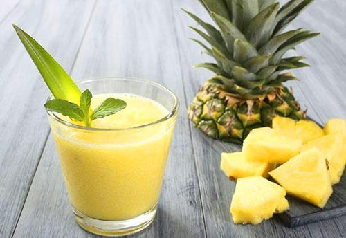 Se zvýšenou kyselostí žaludku by ananas neměl být konzumován.