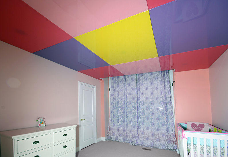 Stretch strop v detskej izbe - foto