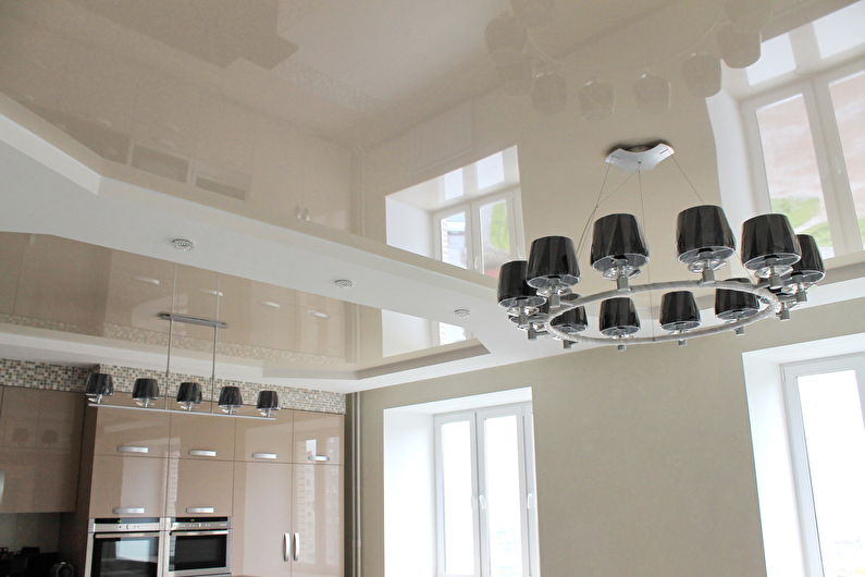 Τεντωμένες οροφές στην κουζίνα - φωτογραφία