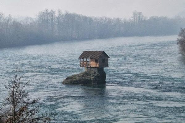 dům na řece Drině