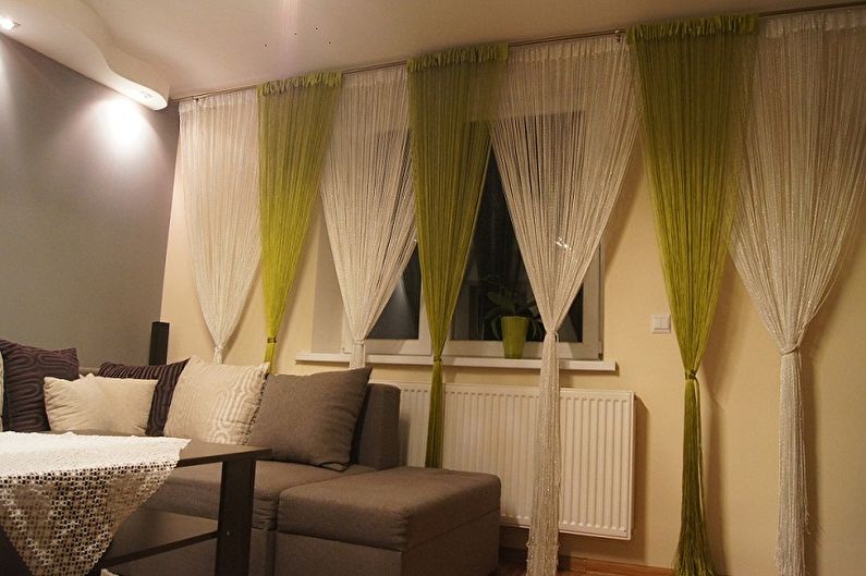 Filamentne zavese v notranjosti dnevne sobe