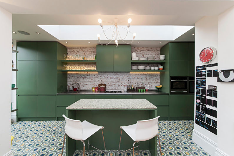 Tapet under en tegelsten i kökets inre - Fotodesign
