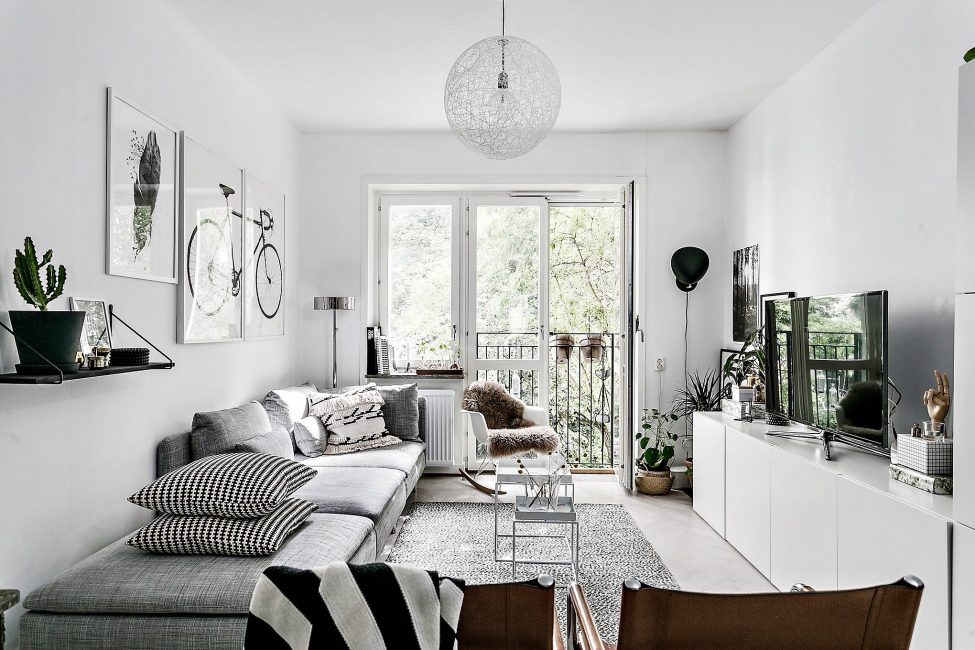 עיצוב חדרים בשחור לבן עם גישה למרפסת חיצונית