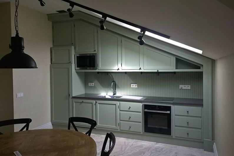 Kjøkkeninnredning i olivenfarger - foto