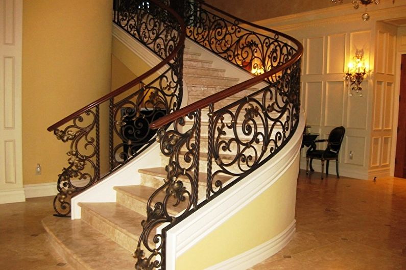 עיצוב מעקות מדרגות - קלאסי