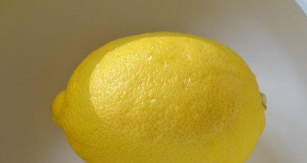 اغسل الليمون