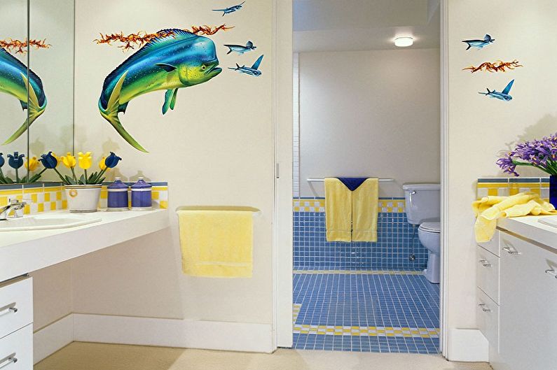 Nápady na zdobenie plastových panelov do kúpeľne - Balenie s filmami a samolepkami
