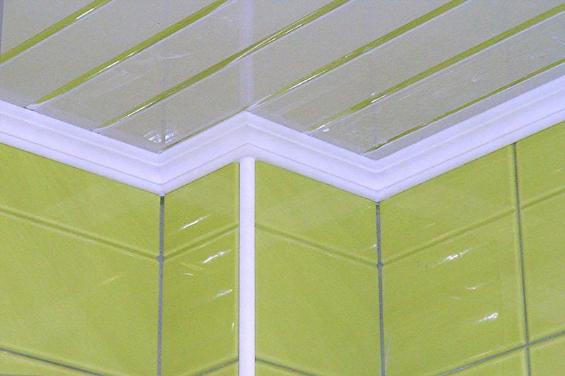 Tipos de rodapiés para techos tensados ​​- Cornisa de plástico