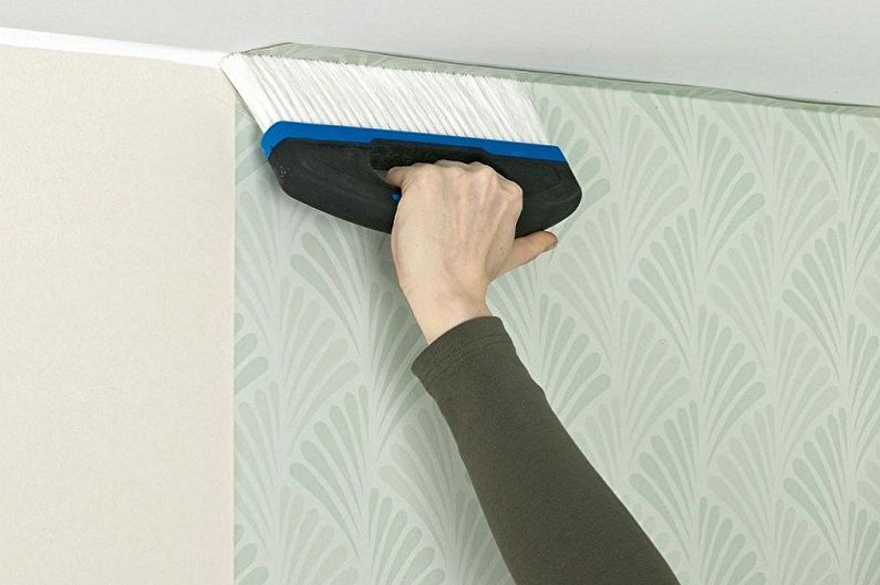 Sticking wallpaper med egne hender, trinnvise instruksjoner - Sticking wallpaper