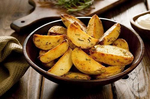 البطاطس اللذيذة على الطريقة الريفية