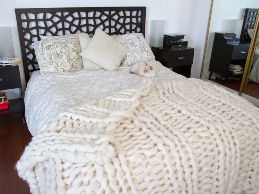 Completa el interior de tu dormitorio con una elegante manta