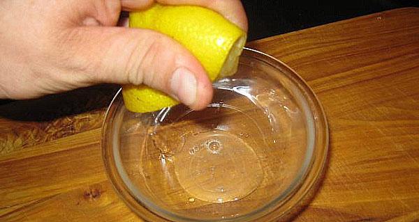 šťáva z jednoho citronu