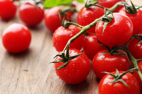 rizoto ozdobte cherry rajčaty