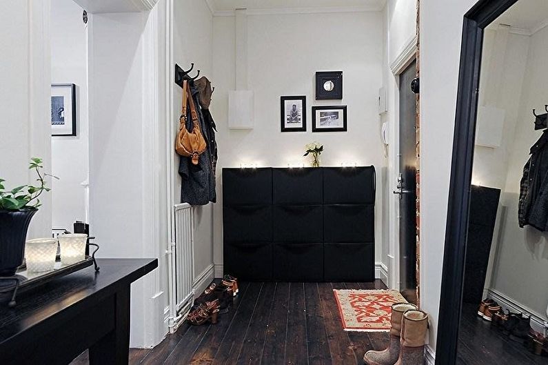 Pasillo negro en estilo escandinavo - Diseño de interiores