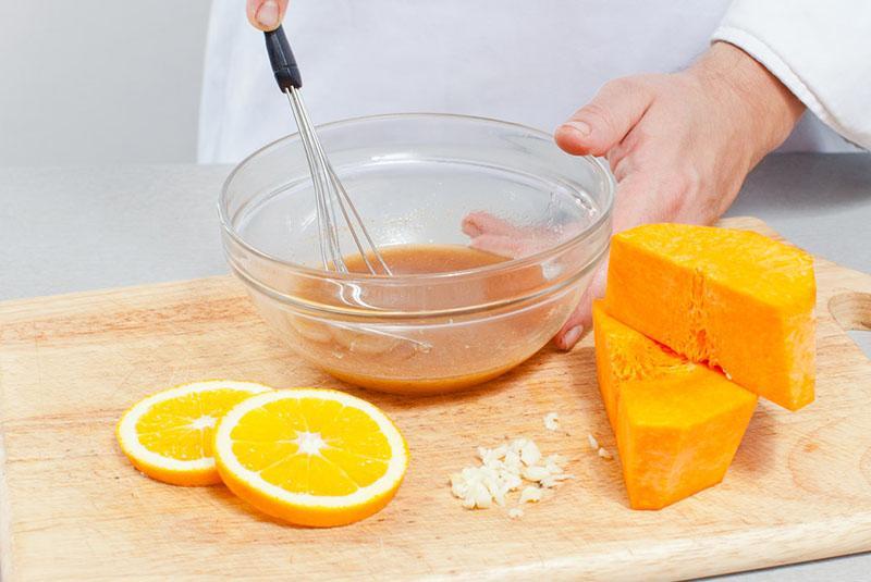 připravte dýni a pomeranče