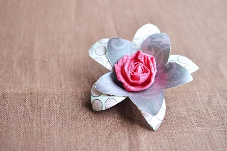 Trandafir de hârtie multi-nivel DIY