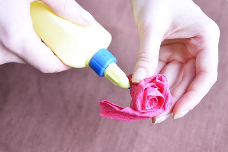 DIY viacúrovňová papierová ruža