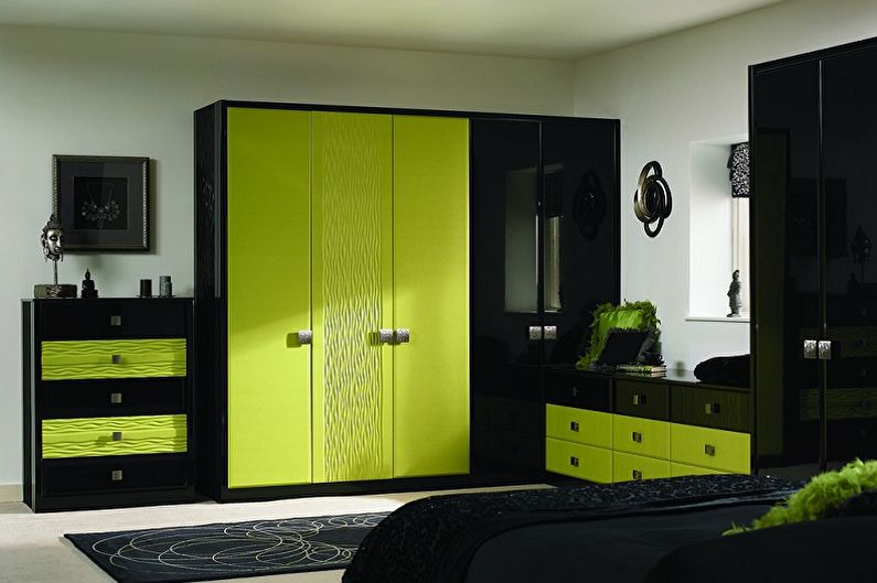 Verde con negro: la combinación de colores en el interior.