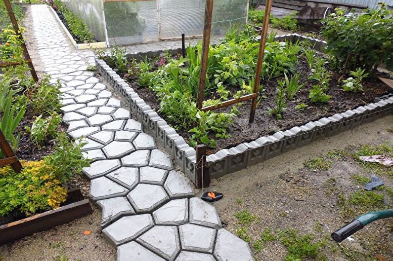 DIY μονοπάτια κήπου - Σγουρά σχήματα