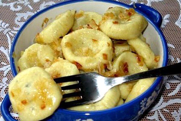 Teigtaschen mit Kartoffeln und gebraten