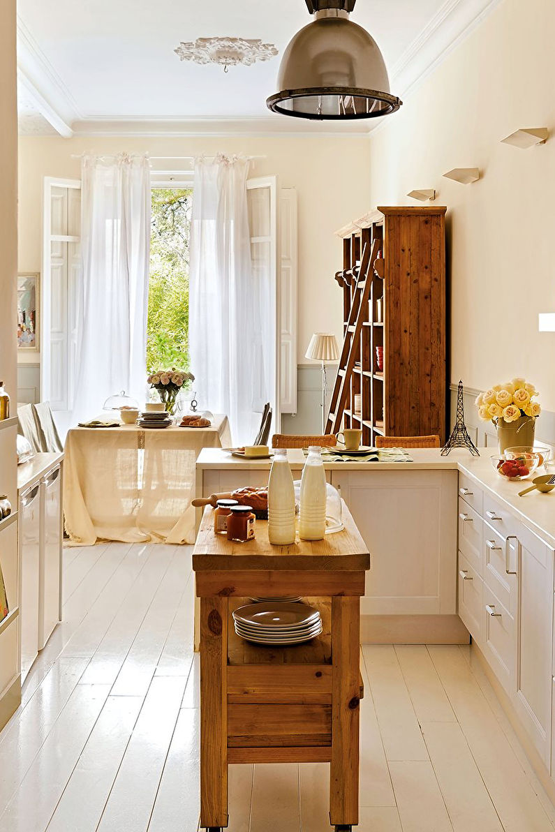 Gardiner i Provence -stil på kjøkkenet - foto